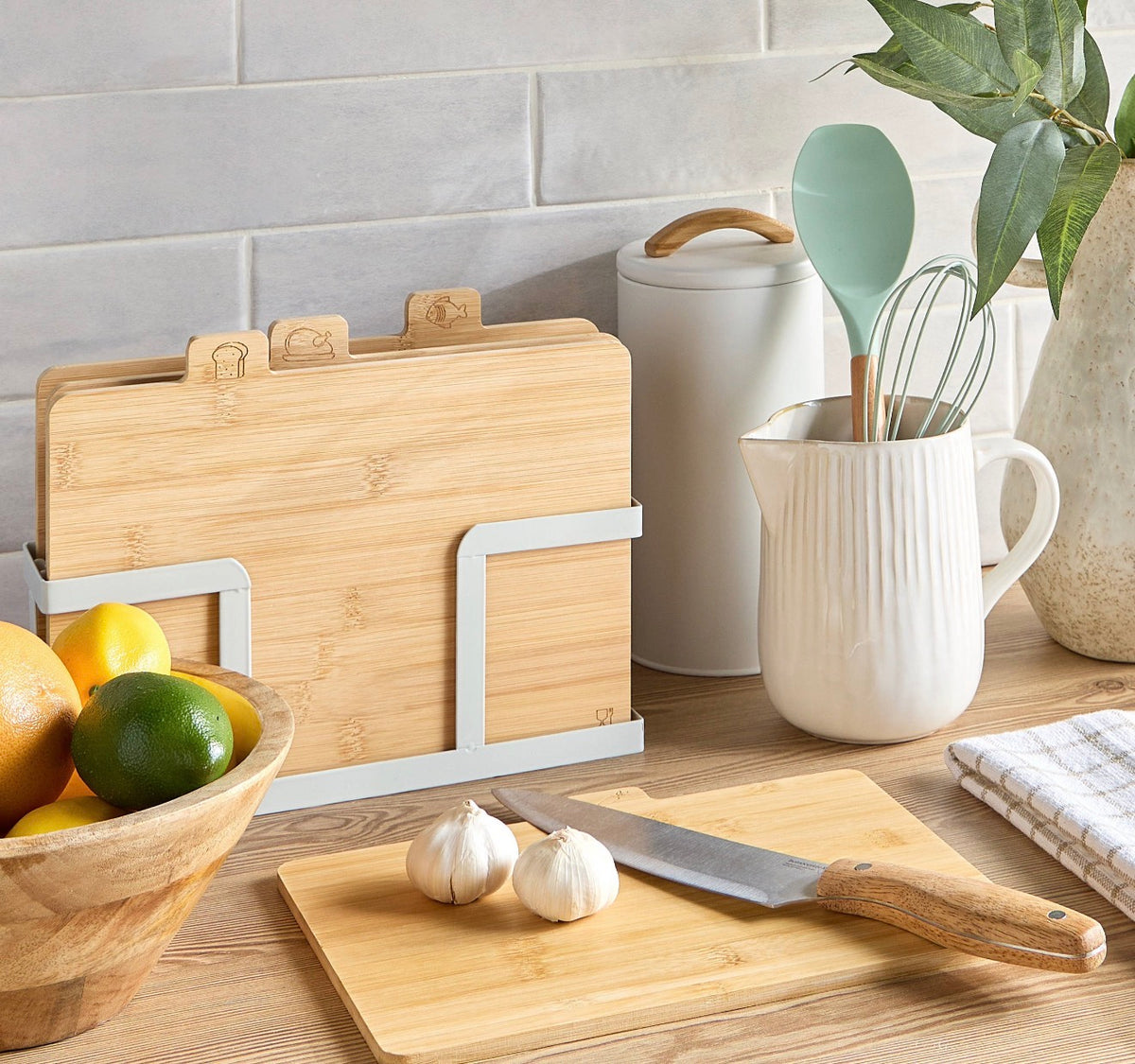 Naturelle 5-piece Cutting Board with Holder Set