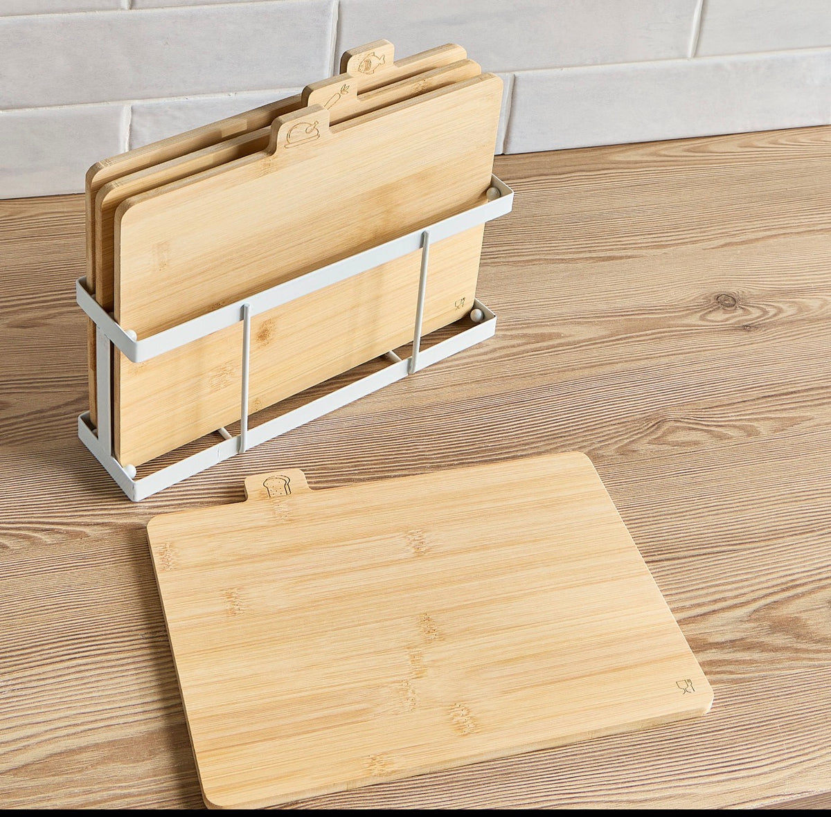 Naturelle 5-piece Cutting Board with Holder Set